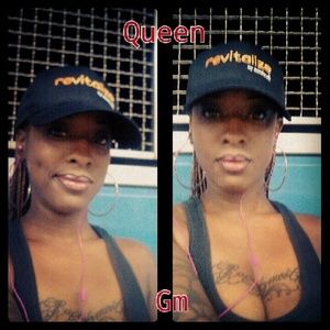 Meet your Posher, Crystal