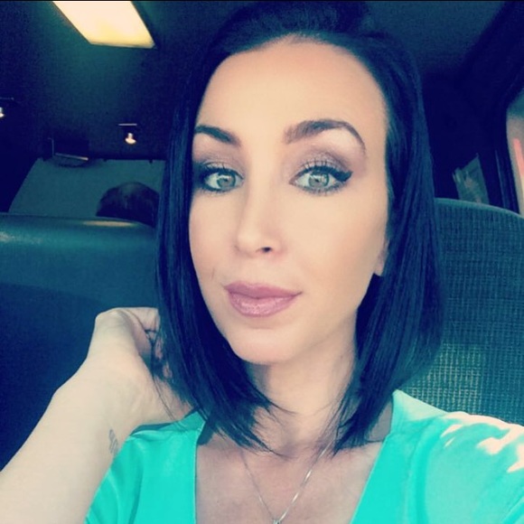 Meet your Posher, Leigh - Picture 2 of 2