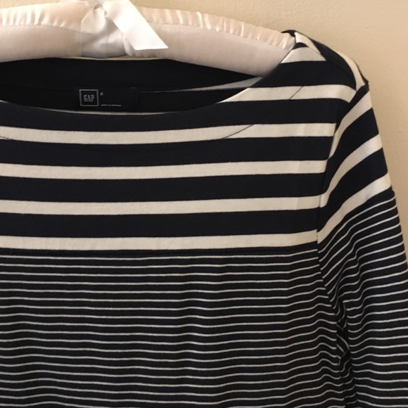 GAP Tops - NWT Gap shirt