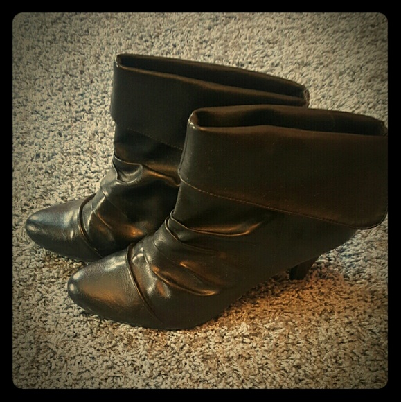 Women's ankle booties