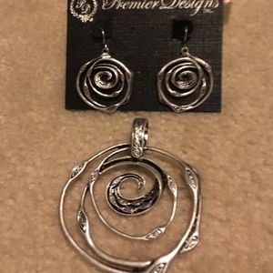 Sliver  swirl pendent & earrings