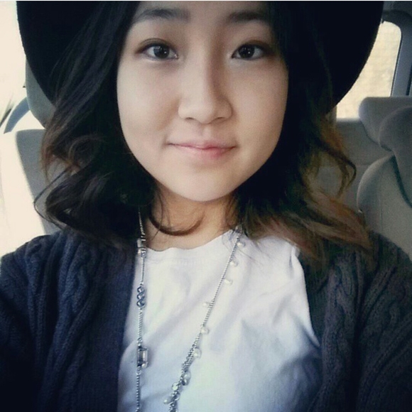 Meet your Posher, Christine - Picture 1 of 1