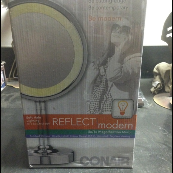 Makeup mirror - Picture 1 of 1