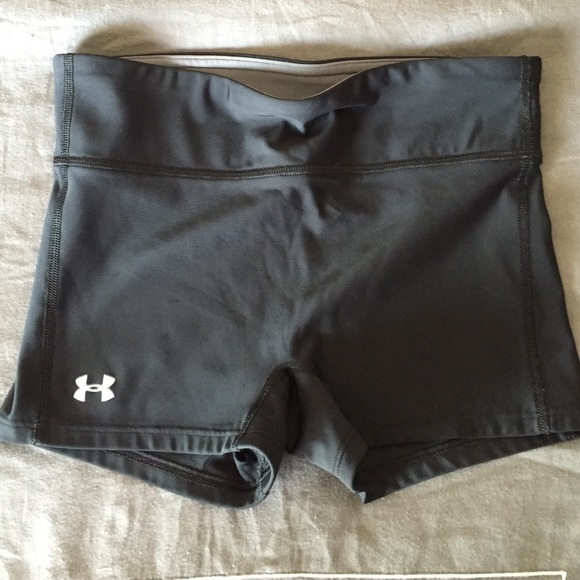 Underarmour tight fit shorts