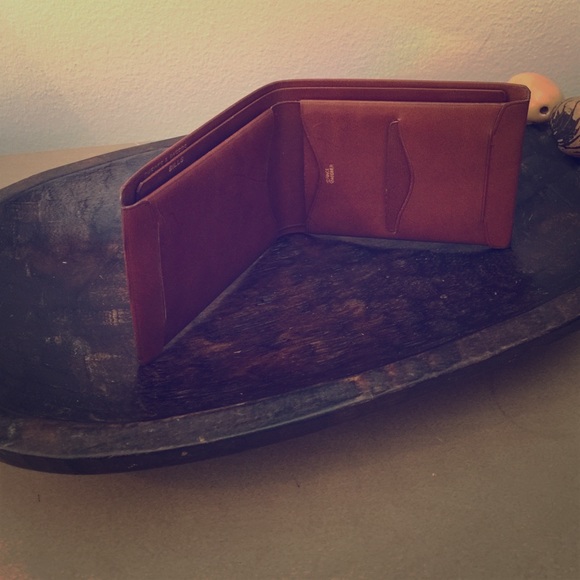 Vintage bi-fold leather wallet
