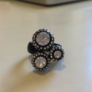 Stretchy statement diamond ring.