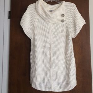 Short sleeve sweater