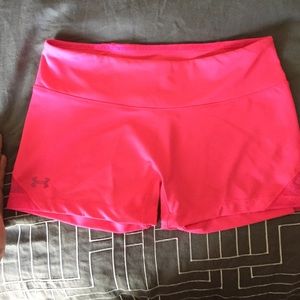 Underarmour heat gear fitted shorts w/mesh siding