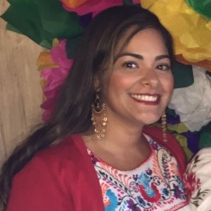 Meet your Posher, Esperanza