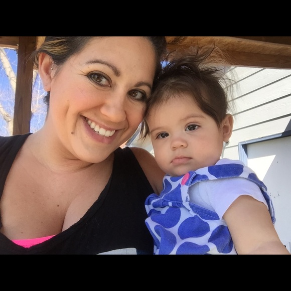 Meet your Posher, Lindsey - Picture 2 of 3