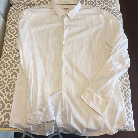 Calvin Klein. XL Slim Fit. Long sleeve button up. - Picture 1 of 4