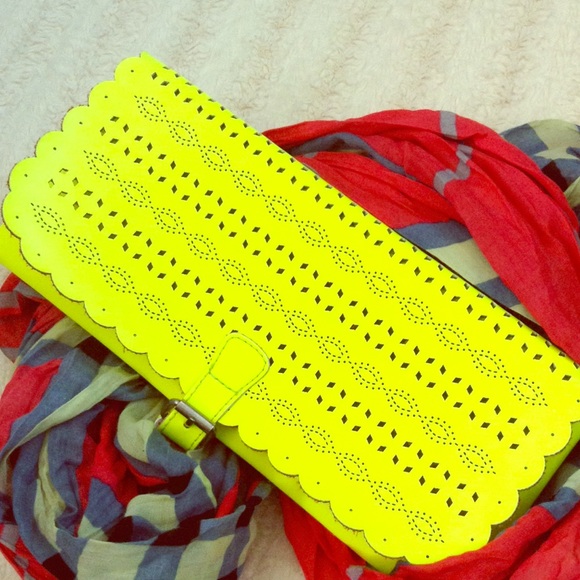 🎾 neon yellow laser cut clutch 🎾
