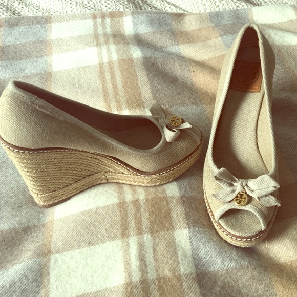 Almost new- Tory Burch peep-toe wedges!