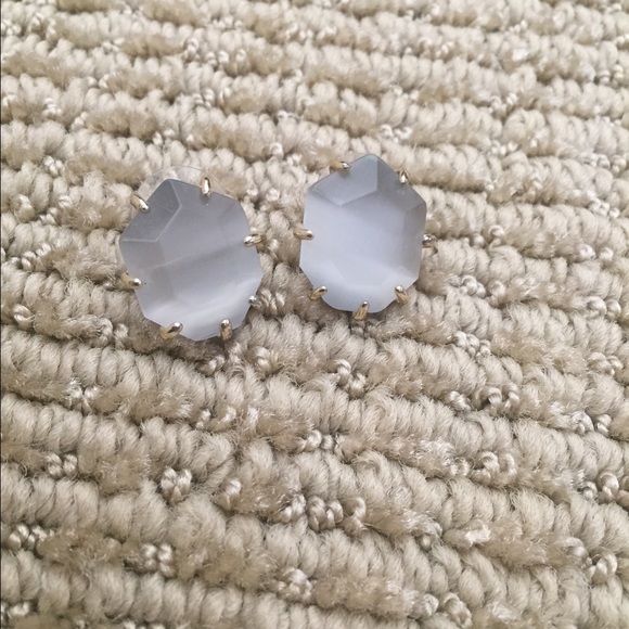 Kendra Scott stud earrings in Gray.