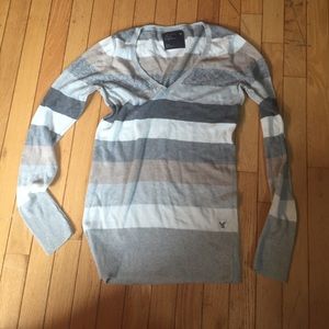 FLASH SALE AE Lightweight Sweater Size M