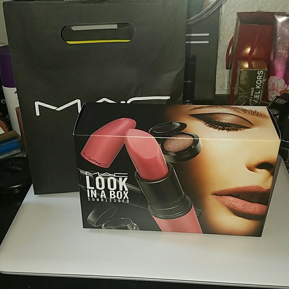 SOLD😋😋😋😋MAC Cosmetics