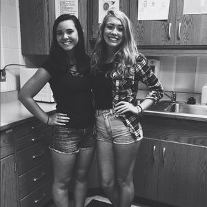 Meet your Posher, Holly