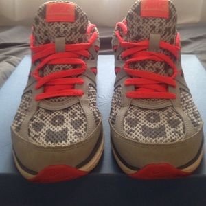 Nike dual fusion running shoes