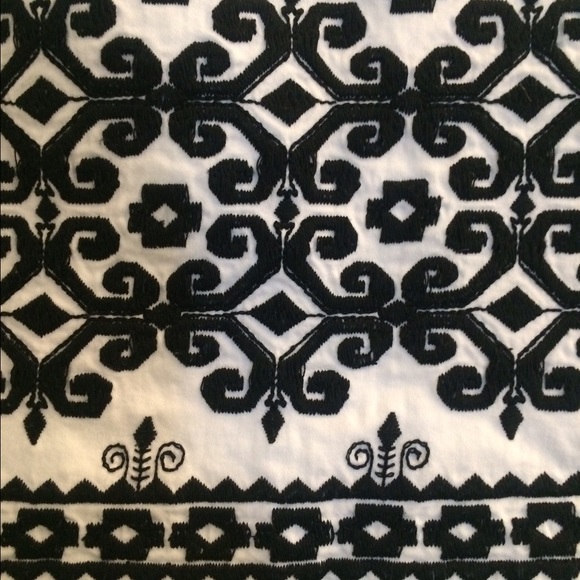 Tibi Mini-Skirt, White w Black Embroidery Size 4 - Picture 2 of 4