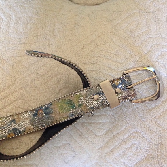 Sparkly thin belt