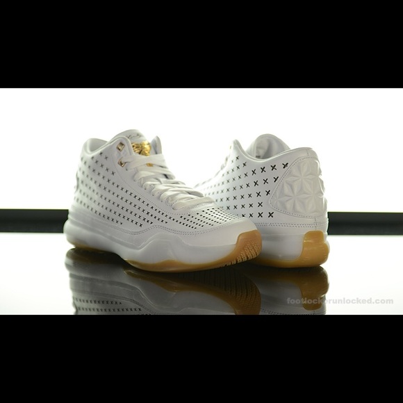 Kobe X MID EXT white