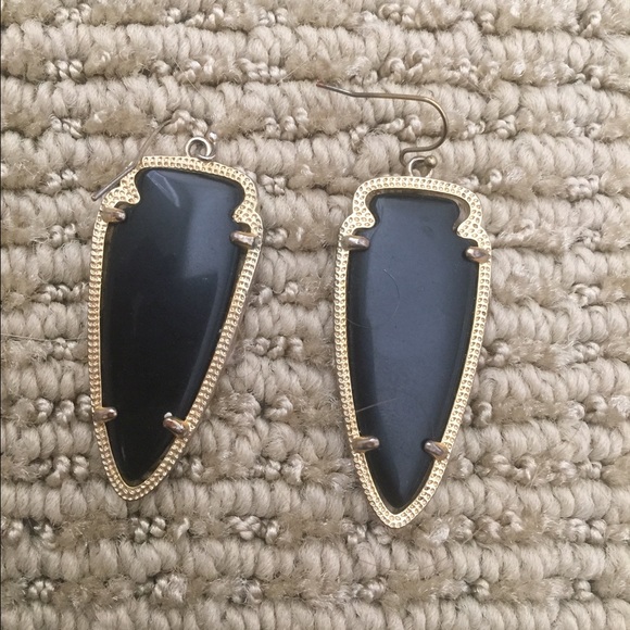 Kendra Scott Skylar Earrings in black and gold.