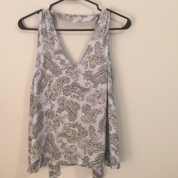 Built in choker never worn top