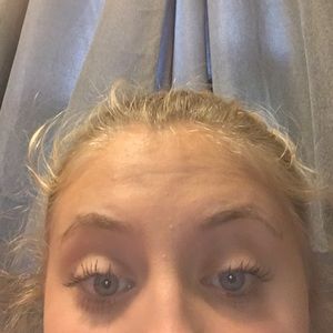 Meet your Posher, Claudia