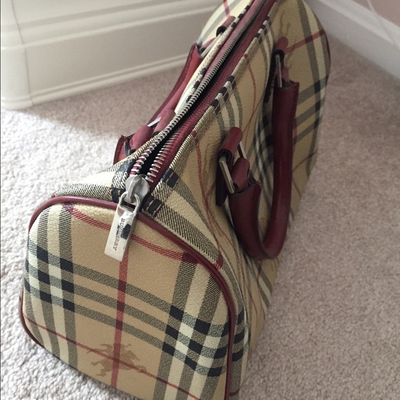 Small Burberry handbag - Picture 4 of 4