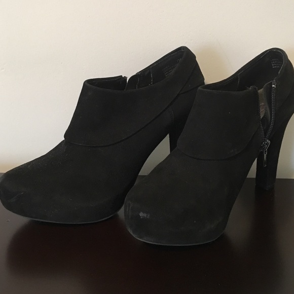 Black Me Too Shooties/Booties - Picture 3 of 4