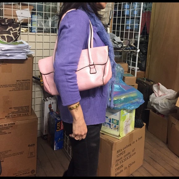 "Cute pink pocketbook"brand new! Perfect for now👛 - Picture 3 of 4