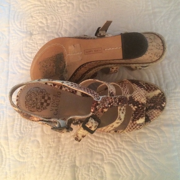 VINCE CAMUTO Serafina Wedge - Picture 2 of 4
