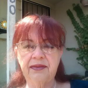 Meet your Posher, Ella