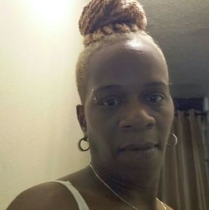 Meet your Posher, Sabrina