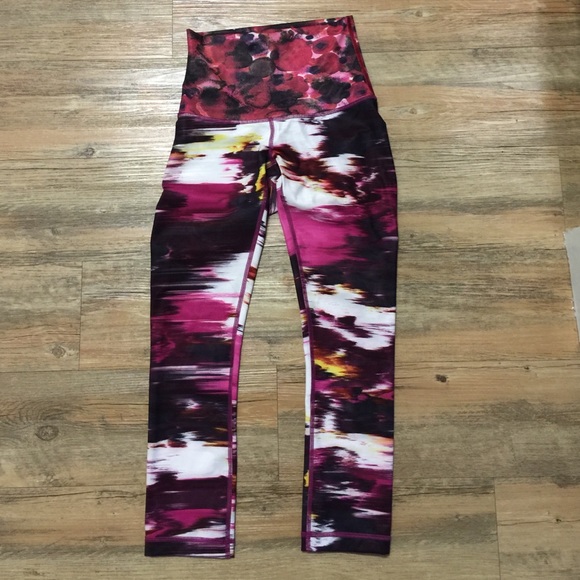 Lululemon Wunder Under Luxtreme Crops 2