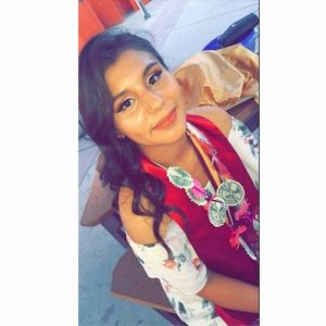 Meet your Posher, Estefania