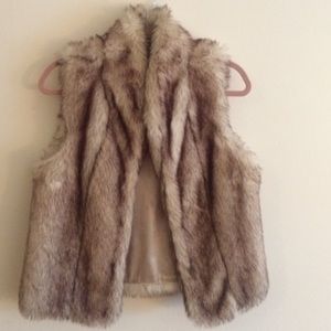 🆕BCBG fur vest