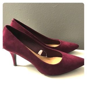 Dark maroon, Merona, pointed-toe pumps!