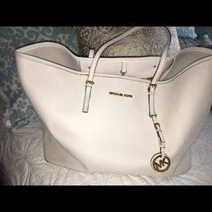 Michale Kors large tote in cream! Great condition!