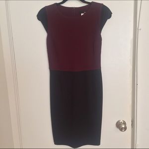Aqua Fitted Ponte Dress in Black & Burgundy. Sz.S