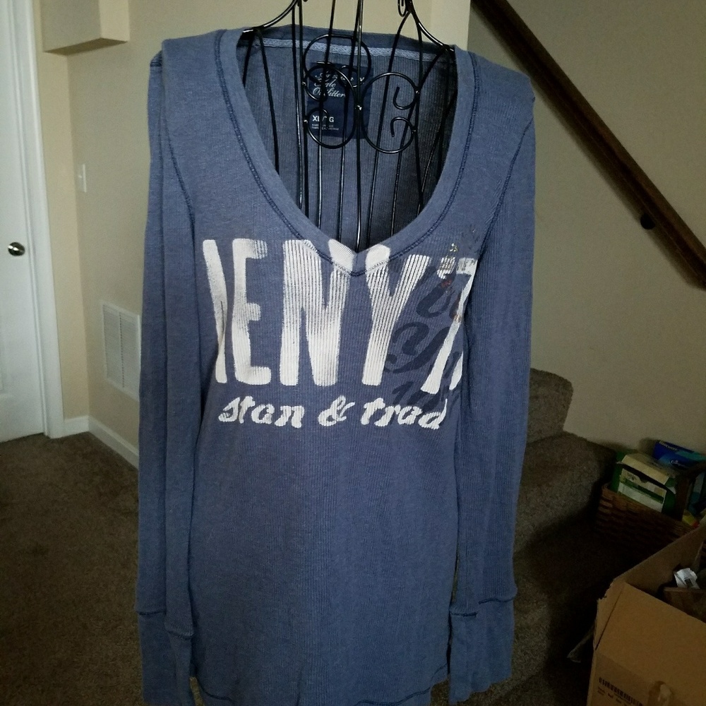 Hollister thermal top