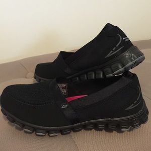 💕Black Lightweight Skechers