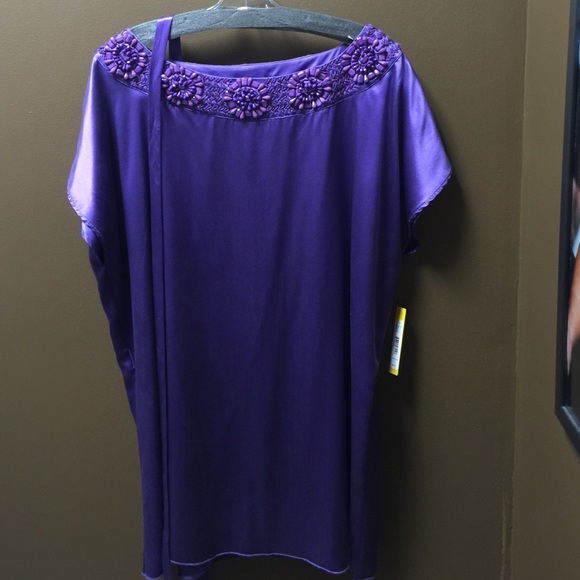 Silk embroidered neck tunic with self tie. Unworn