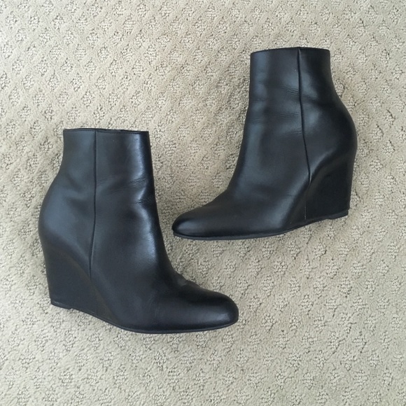 Via Spiga black leather booties