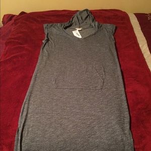 Cute dress with pockets and hoodie.