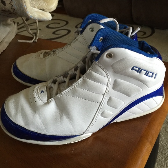 Basketball shoes size 6
