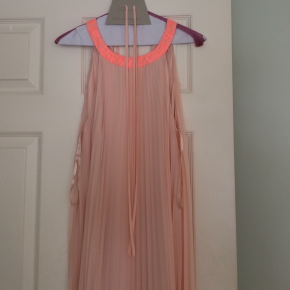 Ted Baker sz 3 light pink and orange pleated gown.