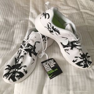 Nike Roshe Run flower