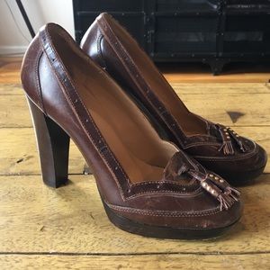 Michael Kors brown 4.5" heels w tassels. Size 7.