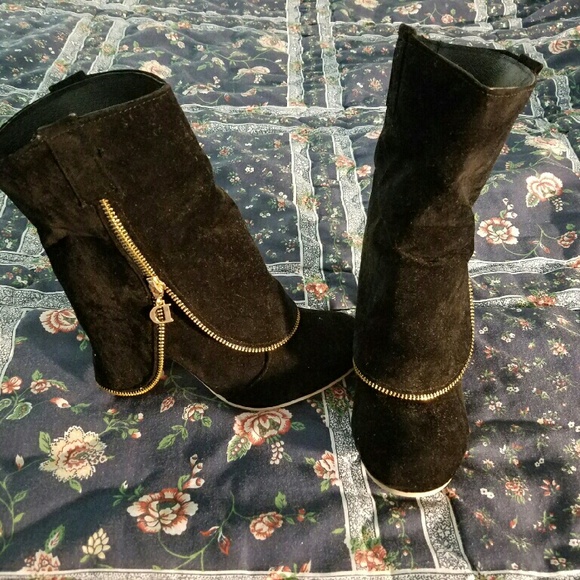 Black Velvet Boots